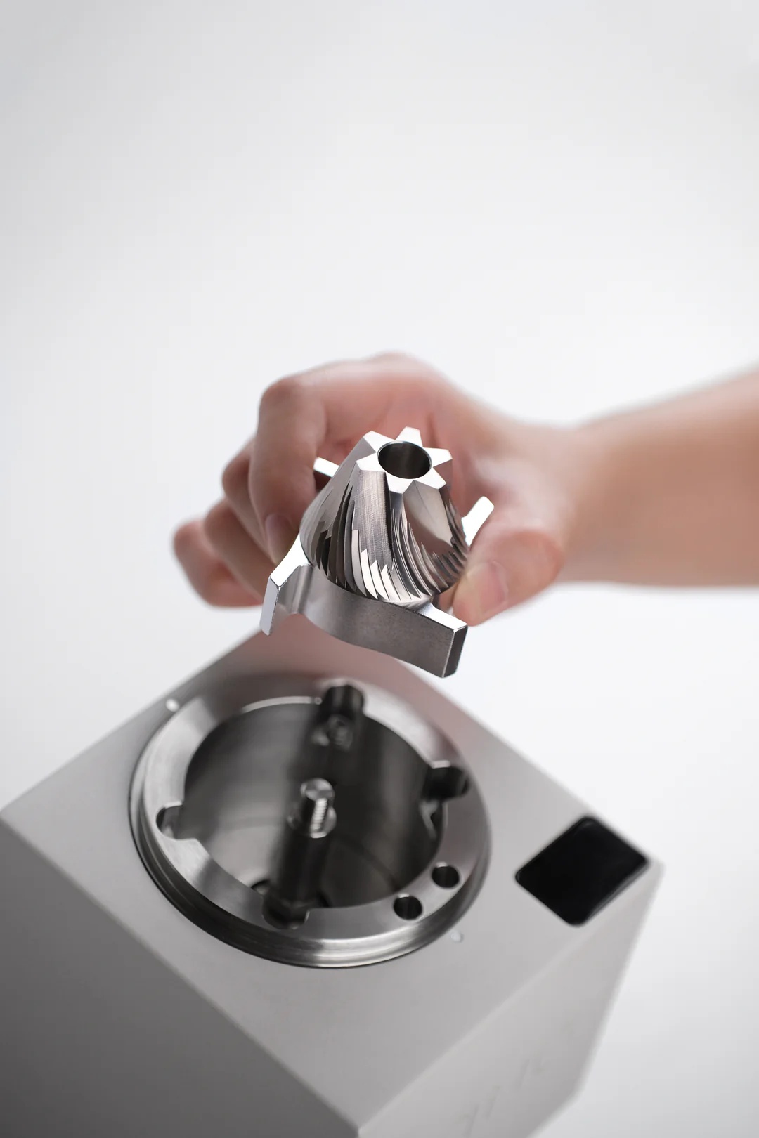 Supernova Stainless Steel 63mm Conical Burrs for VS6 Grinder - Image 4